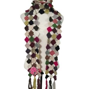 NWT TARA Handmade 100% Wool 3 Daisy Flower Crochet Boho Bohemian Scarf